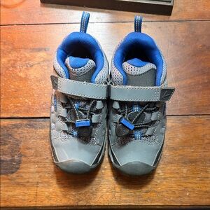 Keen Kids Gray and Blue Shoes size 8